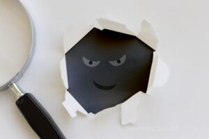 ①「おっちょこちょい」になりすまして悪意を広めようとする