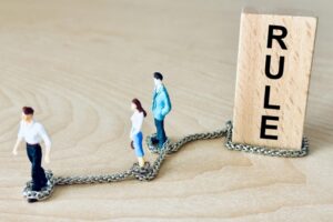 ②ルール遵守が目的になることでパフォーマンスが低下