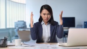 ④「穴埋め」をするように形式的に進める仕事