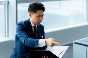 ③調査で判明した事実に基づき改善を促す