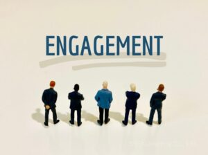 ①企業のビジョンに共感し自発的に貢献意欲や信頼関係が強まる