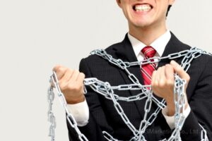⑤意見やアイデアを反映できない企業風土